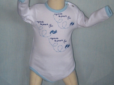 Body ML + Babero Piecitos - Blanco y Celeste